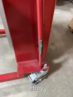 DAYTON 38ER33 Manual Platform Lift Trucks 220 lb Load Cap DAMAGED
