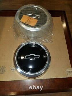 NOS GM 1984-91 Chevy HUBCAPS Set OF 4 Truck Van 10 1/2 S10 Astro Hub Caps B35