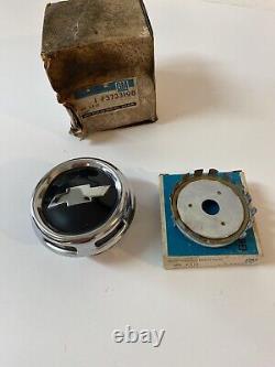 NOS Mint 1957 1958 1959 Chevrolet Truck Horn Cap Cameo Suburban Panel With Contact